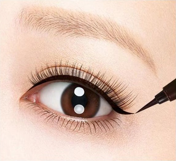 KissMe Heroine Eyeliner Delineador Marrón Negro Waterproof