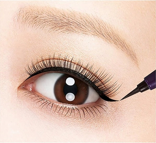 Delineador Negro Waterproof KissMe Heroine Eyeliner 0.4ml