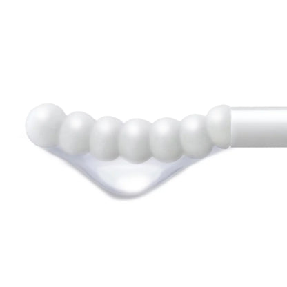 Serum De Pestañas KissMe Heroine Make Eyelash EX applicator close-up showcasing its unique design for enhanced application.